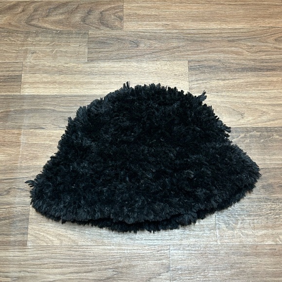 Handmade Accessories - Black knit faux fur floppy bucket hat